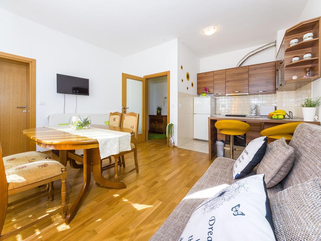 Apartment Populare Charming *